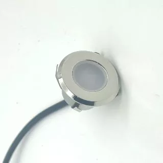 Bu dəniz qayıq kabinəsi, hər gəmi üçün ayrıca suya davamlı işıqlar nə qurur?